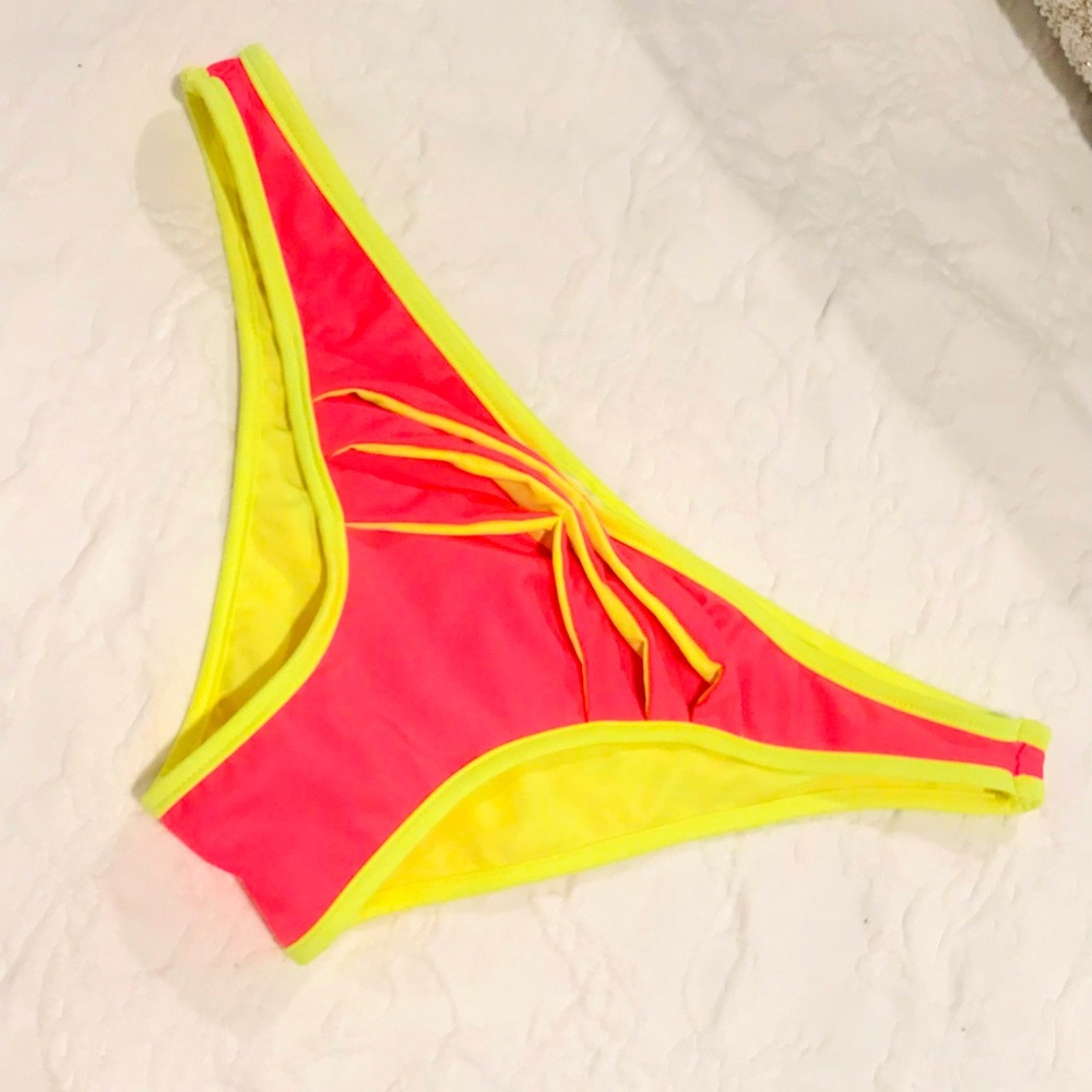 Beach bunny lunar  size XL NWOT - Picture 3 of 8